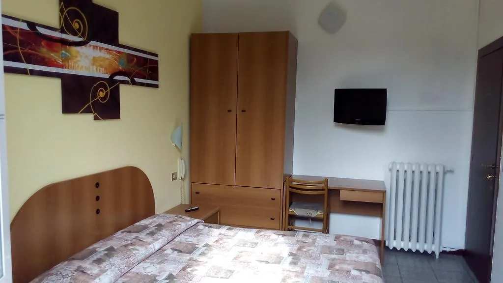 Hotel Tirreno Milan